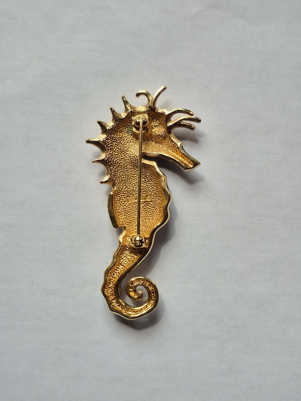 Vintage Signed SAL Swarovski Gold and Black Enamel Seahorse Brooch - Picture 2 of 4